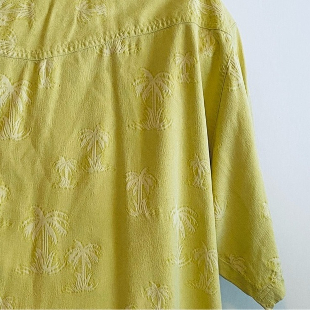 Vintage Tommy Bahama 100% Silk Hawaiian Shirt Tropical Vacation Cruise Palm Tree - Picture 10 of 14